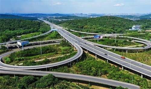 平塘钢筋套筒应用于高速公路